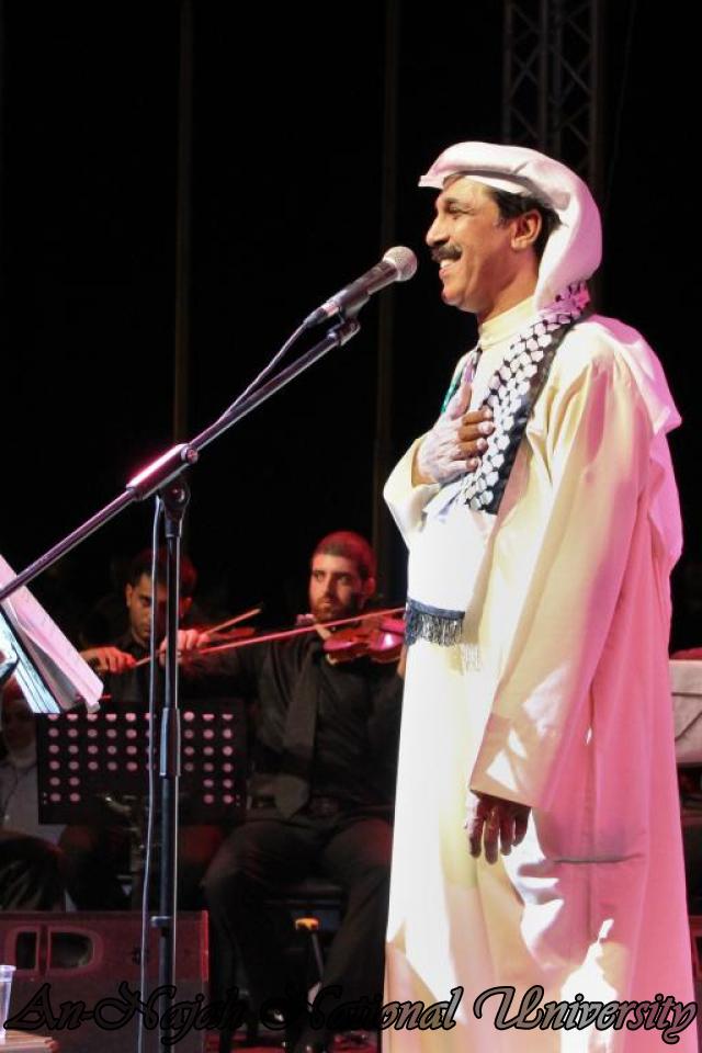 الفنان الكويتي الكبير عبد الله الرويشد يحي حفلة غنائية في جامعة النجاح الوطنية 33
